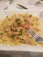 Pazzo's Mediterranean Grill food