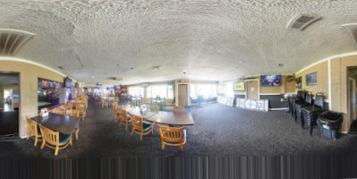 Double Eagle Clubhouse Grille inside