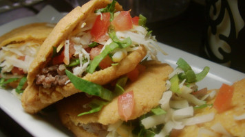 Sarita's Gorditas food