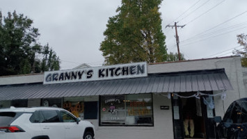Grannys Kitchen outside