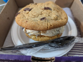 Insomnia Cookies food