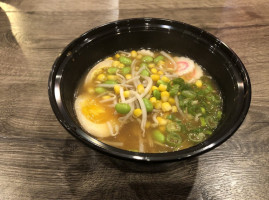 Domoishi Ramen-poke-tea-wings food