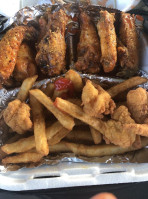 Lewey's Seafood And Wings food