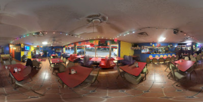 Cheko's Mexican Restaurant And Bar inside