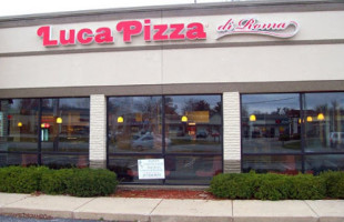 Luca Pizza Di Roma outside