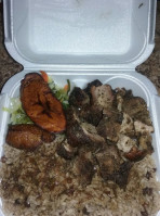 A C's Jerk Center food