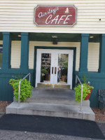 Ainsley's Cafe outside