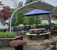 Gitta's Table And Wine Shop outside