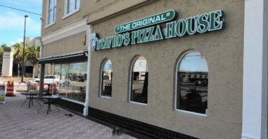 The Original Stavro's Pizza House outside
