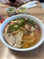 Linh Vietnamese Cuisine food