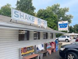 The Shake Shop outside