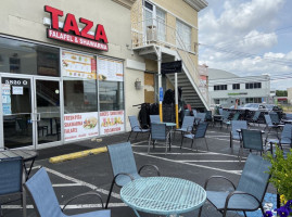 Taza Shawarma And Falafel food