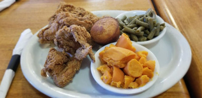 Drew's Place Soulfood food