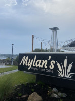 Mylan’s Waterfront Grille food