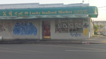 Lucky Seafood Wholesale outside
