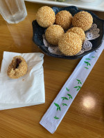 Momijis Japanese food