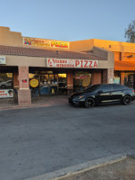Arizona Authentic Pizza outside