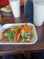 Carnitas Y Mariscos Las Morelianas food