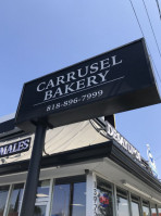 Carrusel Bakery outside