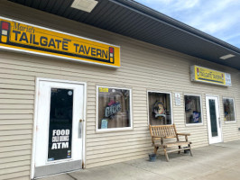 Tailgate Tavern outside