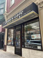 Jean's Cafe outside