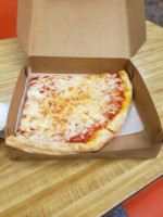 Mike's Pizza food
