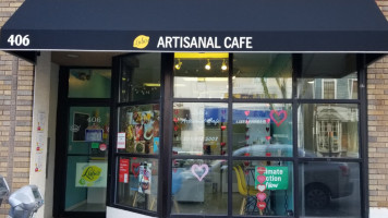 Lulu’s Artisanal Cafe food