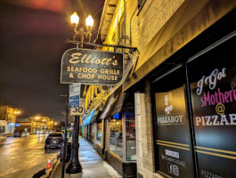 Elliott's Seafood Grille outside