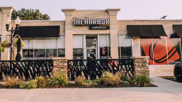 Harbor Coffeehouse outside