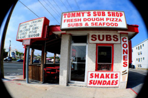 Tommy's Sub Shop outside