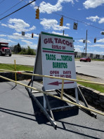 Garcias Tacos outside