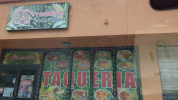 Taqueria Casa Mexicana food