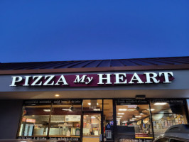 Pizza My Heart outside