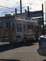 Taqueria Mi Raza outside