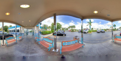 Mel's Diner Fort Myers outside
