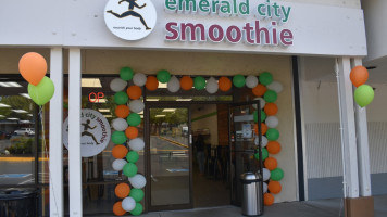 Emerald City Smoothie food