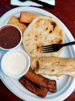 Panaderia Pupuseria Renderos outside