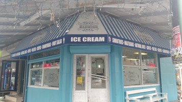 Bambino Ice Cream Shop outside