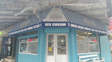 Bambino Ice Cream Shop outside