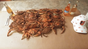 Drew's Crab Shack food