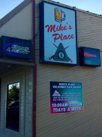 Mike's Place outside