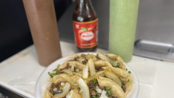 Machete Taqueria Food Truck food