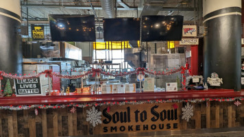 Soul To Soul Smokehouse food