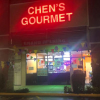 Chen's Gourmet inside