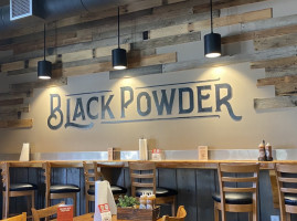 Black Powder Smokehouse food