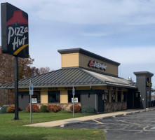 Pizza Hut outside