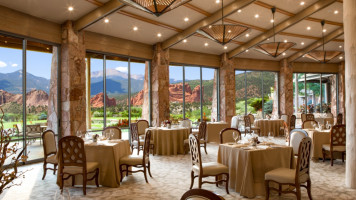 Grand View Dining Room At The Garden Of The Gods Resort Club food