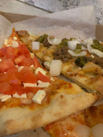 Zio's Pizza food