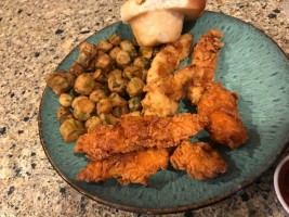Ezell's Famous Chicken food