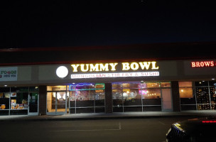 Yummy Bowl outside